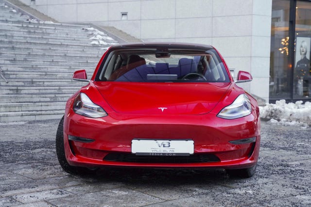 5YJ3E7EBXKF233440 2019 TESLA MODEL 3-2