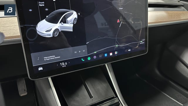 2019 TESLA MODEL 3 - 42