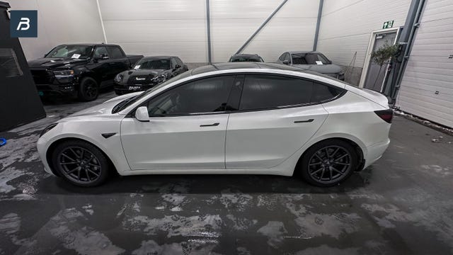 5YJ3E7EA1KF516509 2019 TESLA MODEL 3-5