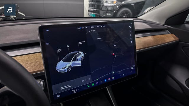 2019 TESLA MODEL 3 - 29