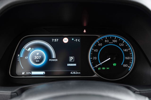 2022 NISSAN LEAF - 18