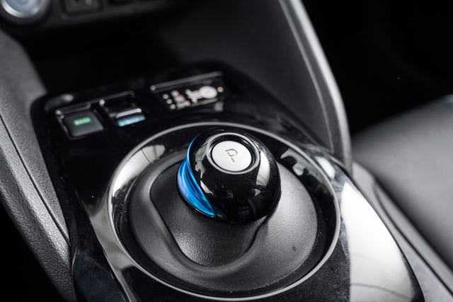2022 NISSAN LEAF - 12