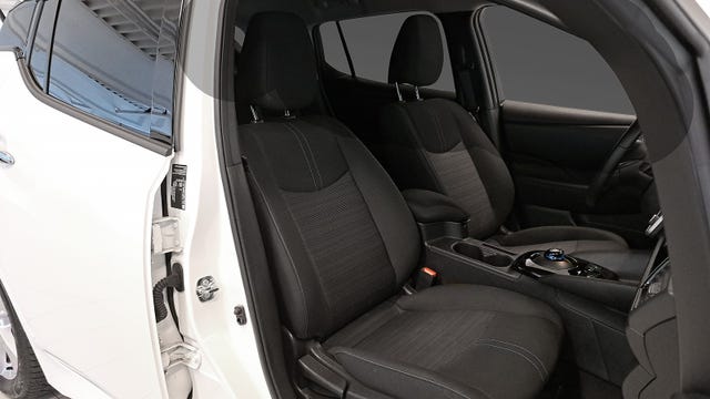 2022 NISSAN LEAF - 17