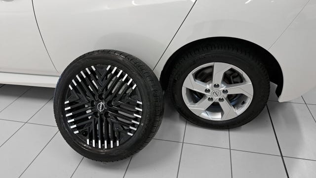 2022 NISSAN LEAF - 8