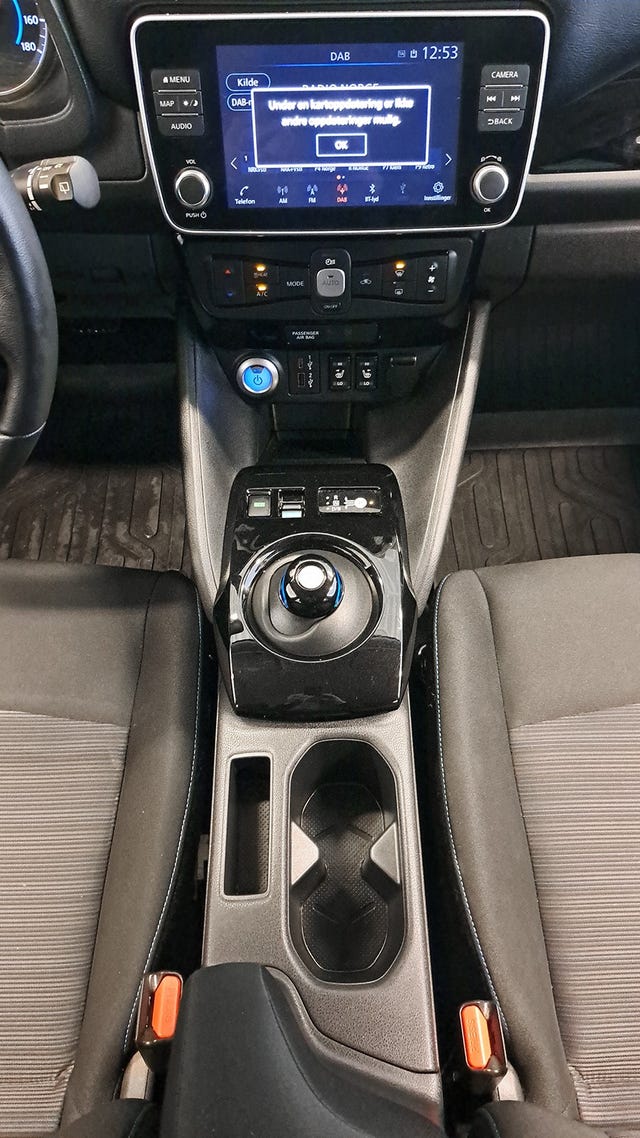 2022 NISSAN LEAF - 22