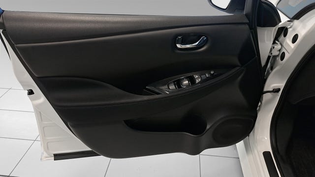 2022 NISSAN LEAF - 19