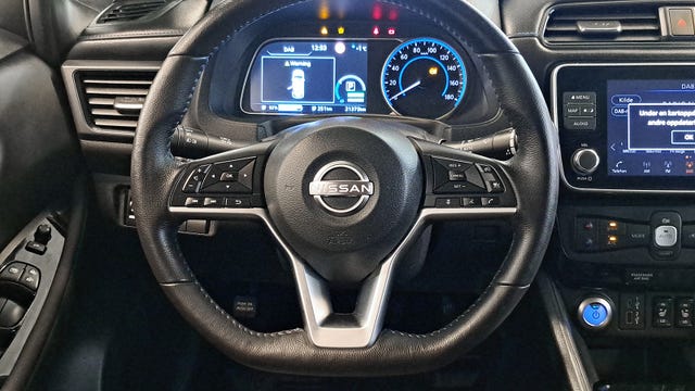 2022 NISSAN LEAF - 21