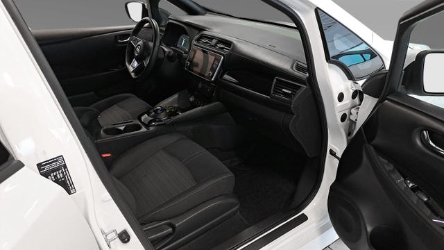 2022 NISSAN LEAF - 16