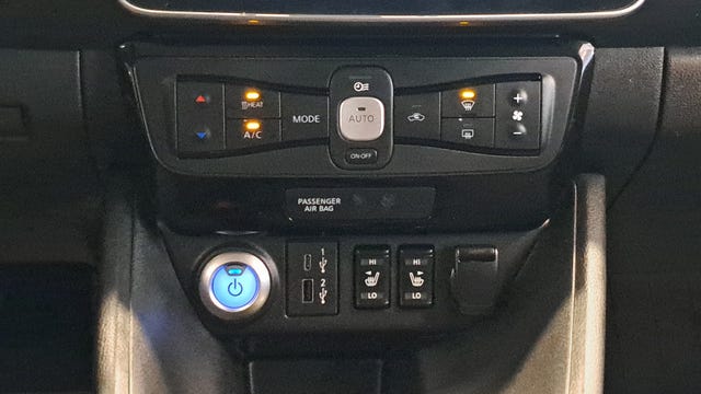 2022 NISSAN LEAF - 23