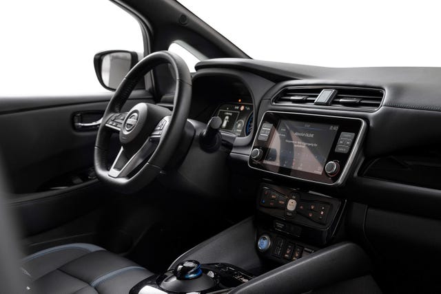 2022 NISSAN LEAF - 23
