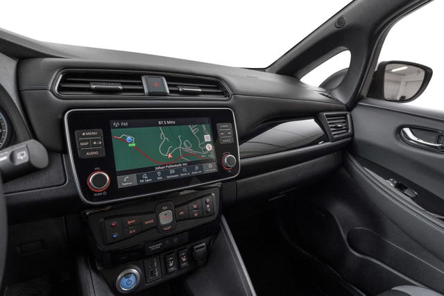 2022 NISSAN LEAF - 11