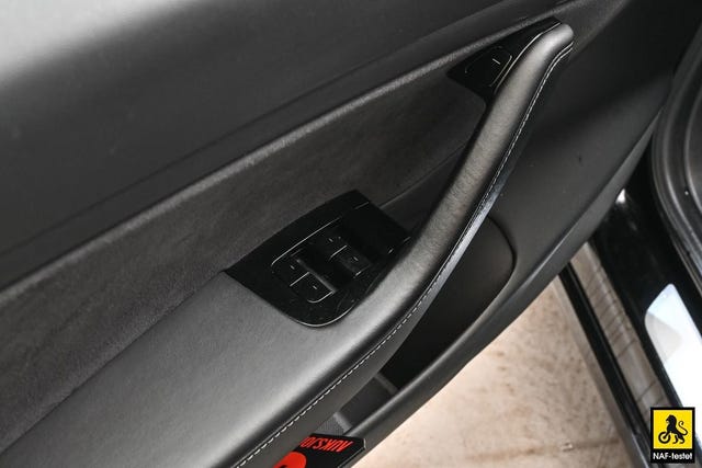 2019 TESLA MODEL 3 - 8
