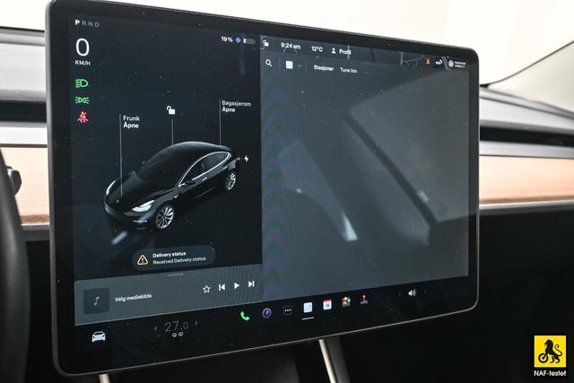 2019 TESLA MODEL 3 - 24