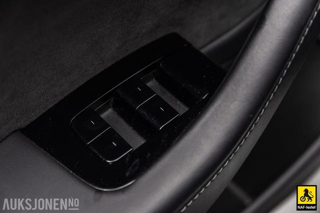 2019 TESLA MODEL 3 - 8