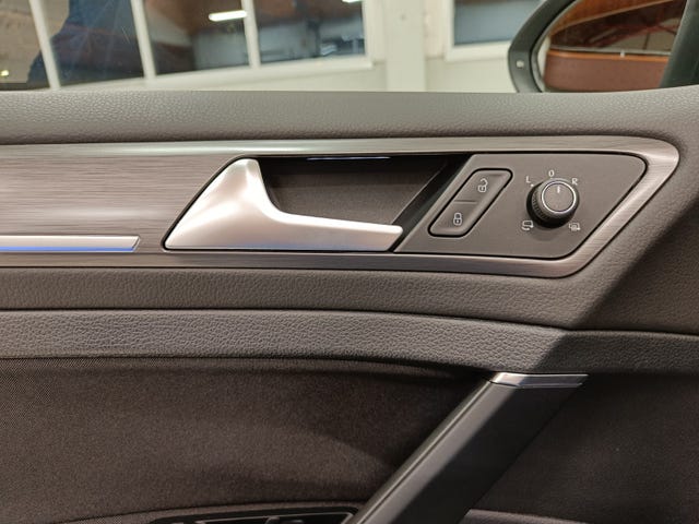 2018 VOLKSWAGEN GOLF - 12