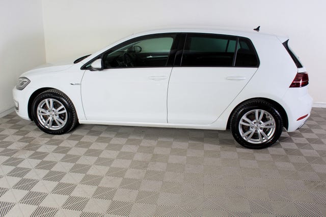WVWZZZAUZJW900679 2018 VOLKSWAGEN GOLF-5