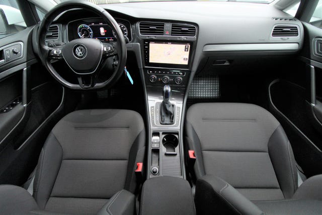 2018 VOLKSWAGEN GOLF - 10