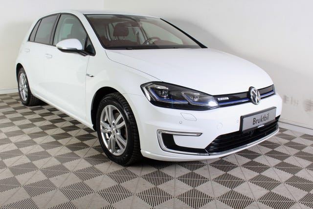 WVWZZZAUZJW900679 2018 VOLKSWAGEN GOLF-1