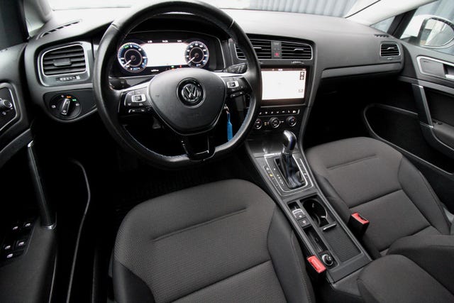 2018 VOLKSWAGEN GOLF - 9