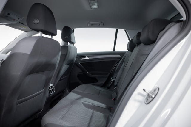 2019 VOLKSWAGEN GOLF - 31