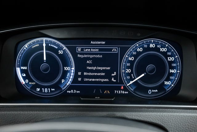2019 VOLKSWAGEN GOLF - 9