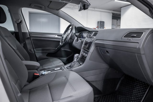 2019 VOLKSWAGEN GOLF - 33