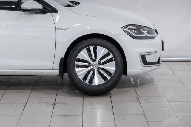 WVWZZZAUZK8904208 2019 VOLKSWAGEN GOLF-3