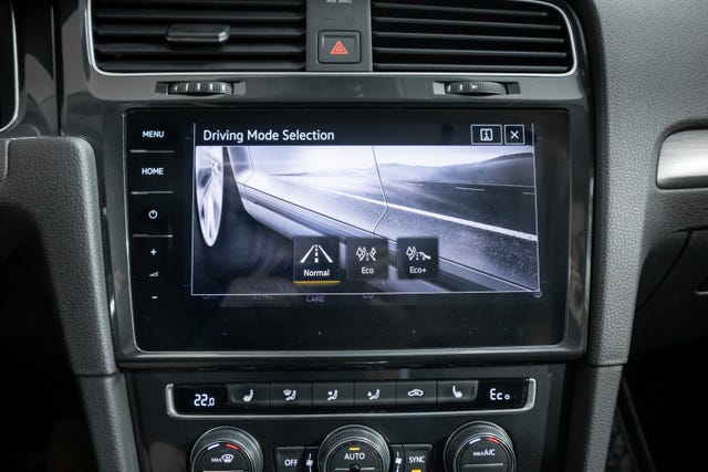 2019 VOLKSWAGEN GOLF - 23