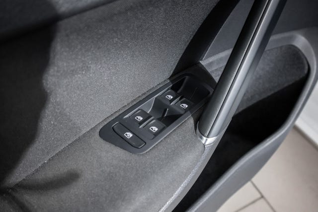 2019 VOLKSWAGEN GOLF - 27