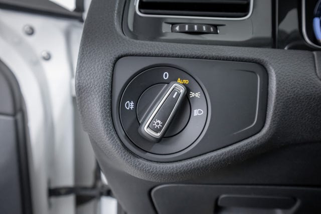 2019 VOLKSWAGEN GOLF - 25