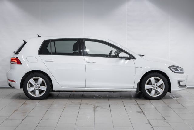 WVWZZZAUZK8904208 2019 VOLKSWAGEN GOLF-2