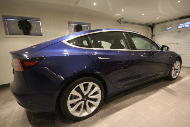 5YJ3E7EB4KF202362 2019 TESLA MODEL 3-4