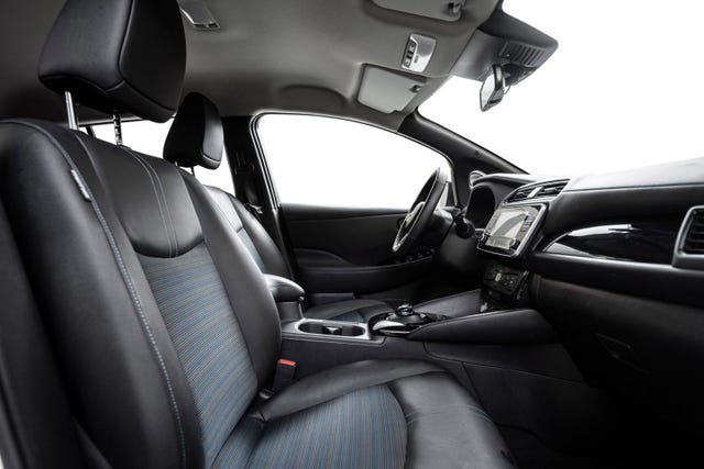2022 NISSAN LEAF - 24
