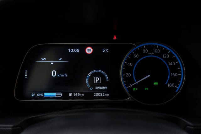 2022 NISSAN LEAF - 19