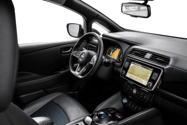 2022 NISSAN LEAF - 25