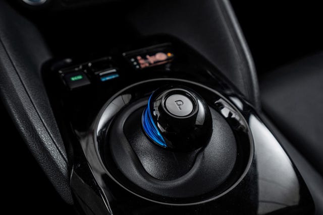 2022 NISSAN LEAF - 14