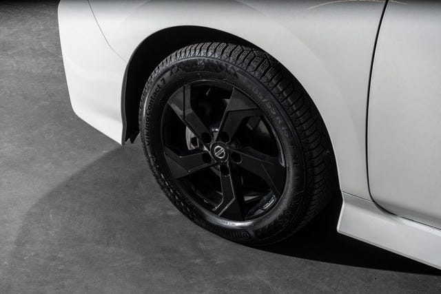 2022 NISSAN LEAF - 11