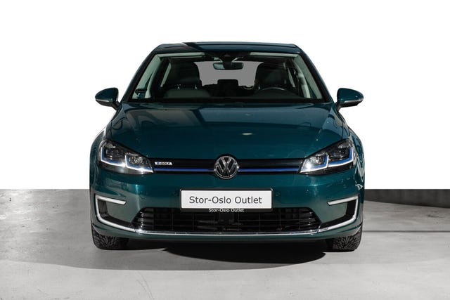 WVWZZZAUZJW902693 2018 VOLKSWAGEN GOLF-2