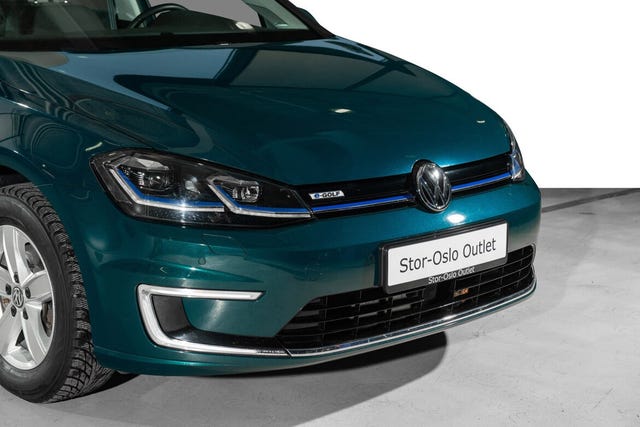 WVWZZZAUZJW902693 2018 VOLKSWAGEN GOLF-1
