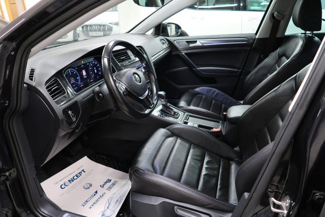 2018 VOLKSWAGEN GOLF - 27