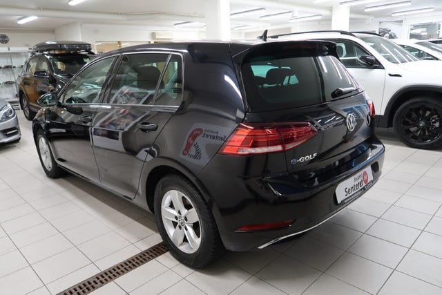 WVWZZZAUZJ8904237 2018 VOLKSWAGEN GOLF-2