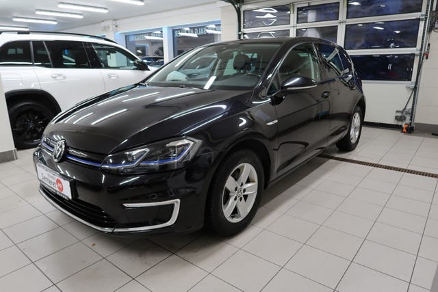 WVWZZZAUZJ8904237 2018 VOLKSWAGEN GOLF-1