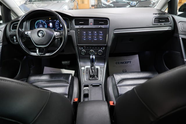2018 VOLKSWAGEN GOLF - 17