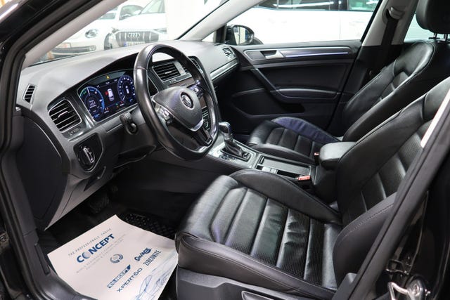2018 VOLKSWAGEN GOLF - 28