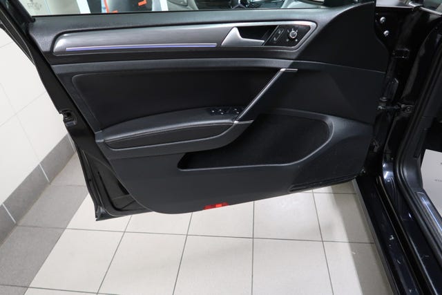 2018 VOLKSWAGEN GOLF - 24