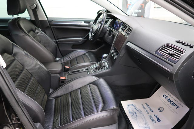 2018 VOLKSWAGEN GOLF - 32