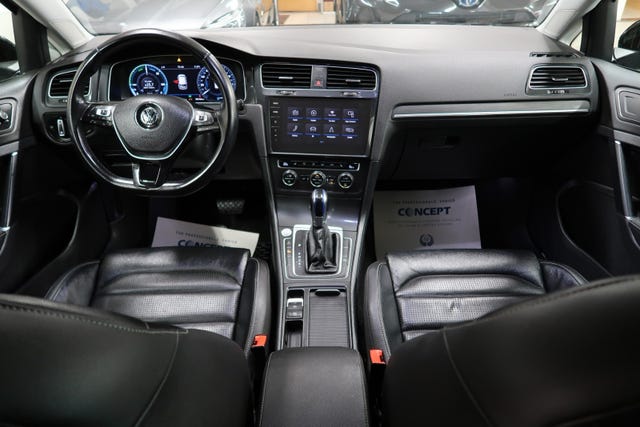 2018 VOLKSWAGEN GOLF - 19