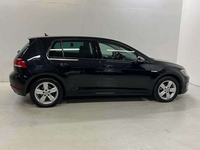 2019 VOLKSWAGEN GOLF - 16
