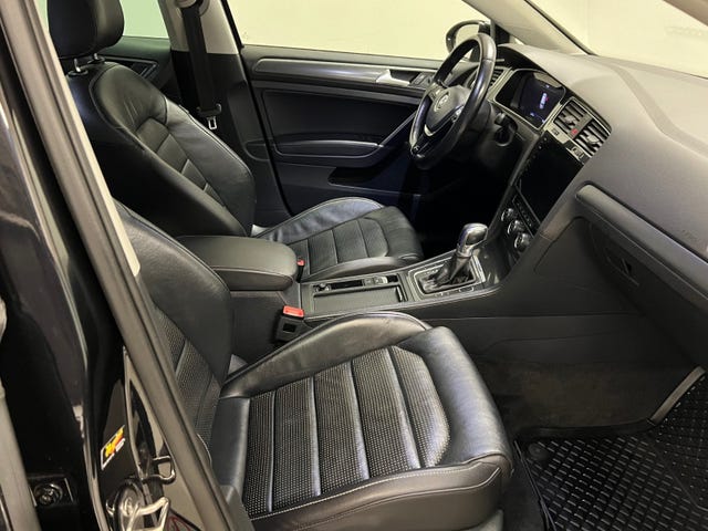 2019 VOLKSWAGEN GOLF - 24