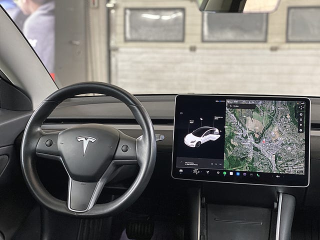 2019 TESLA MODEL 3 - 13